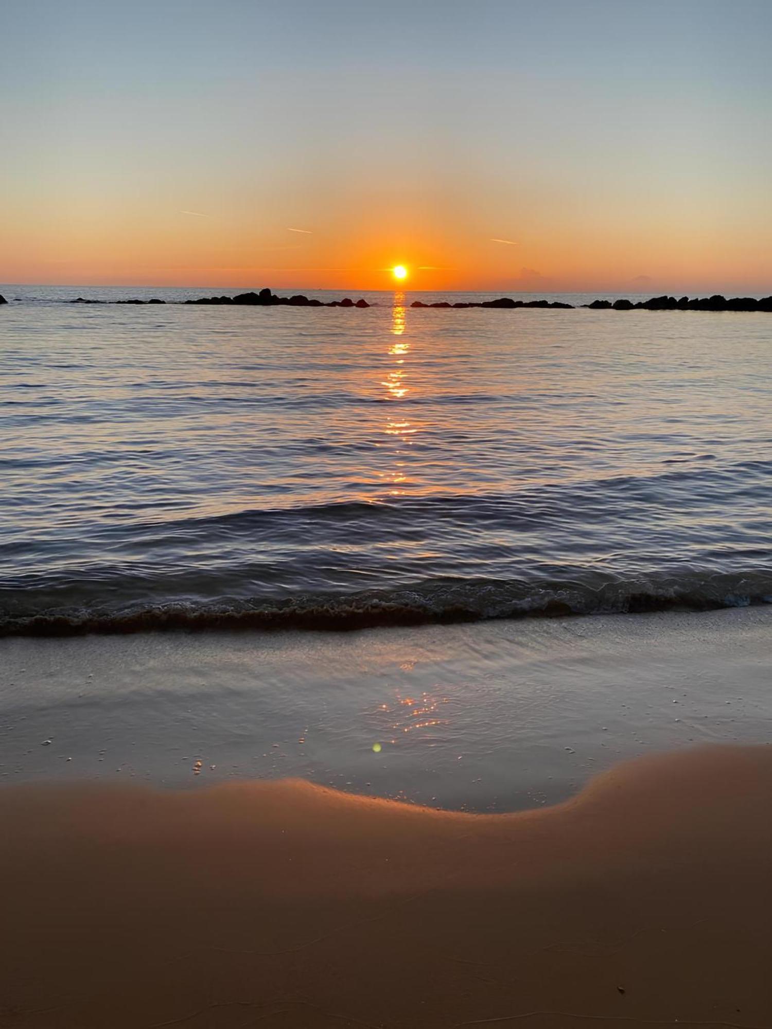 Sea Sunset Apartment Сан Леоне Екстериор снимка